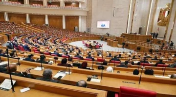 مقترح جديد يحدد فئات الأطفال المسموح لها باستخدام الهواتف قبل استئناف المناقشات